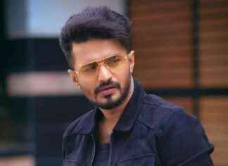 Mushfiqur Rahim returns home after overseas journey mushfiqur-rahim-returns-home-after-overseas-journey