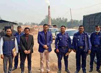 Owner of 3 excavators fined 300,000 taka in Bhurungamari owner-of-3-excavators-fined-300000-taka-in-bhurungamari