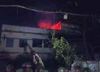 Former Mayor Sadik’s House in Barishal Catches Fire Again former-mayor-sadiks-house-in-barishal-catches-fire-again